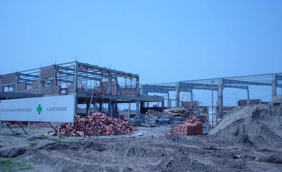 建設中のベトナム工場（2007年）